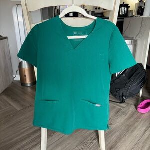 FIGS Women's Green Top